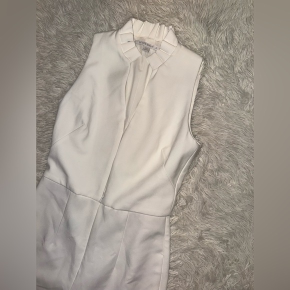 NEW Black Halo Antoinette Sleeveless Jumpsuit Porcelain White Sz 4 - Picture 6 of 8